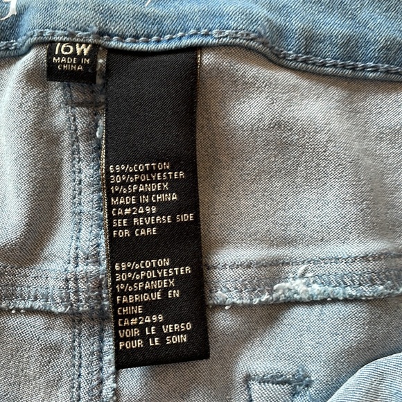 DG2 light wash jeans size 16. Seamless jeans. - Picture 6 of 7